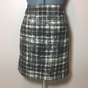 Ann Taylor black & white tweed pencil skirt